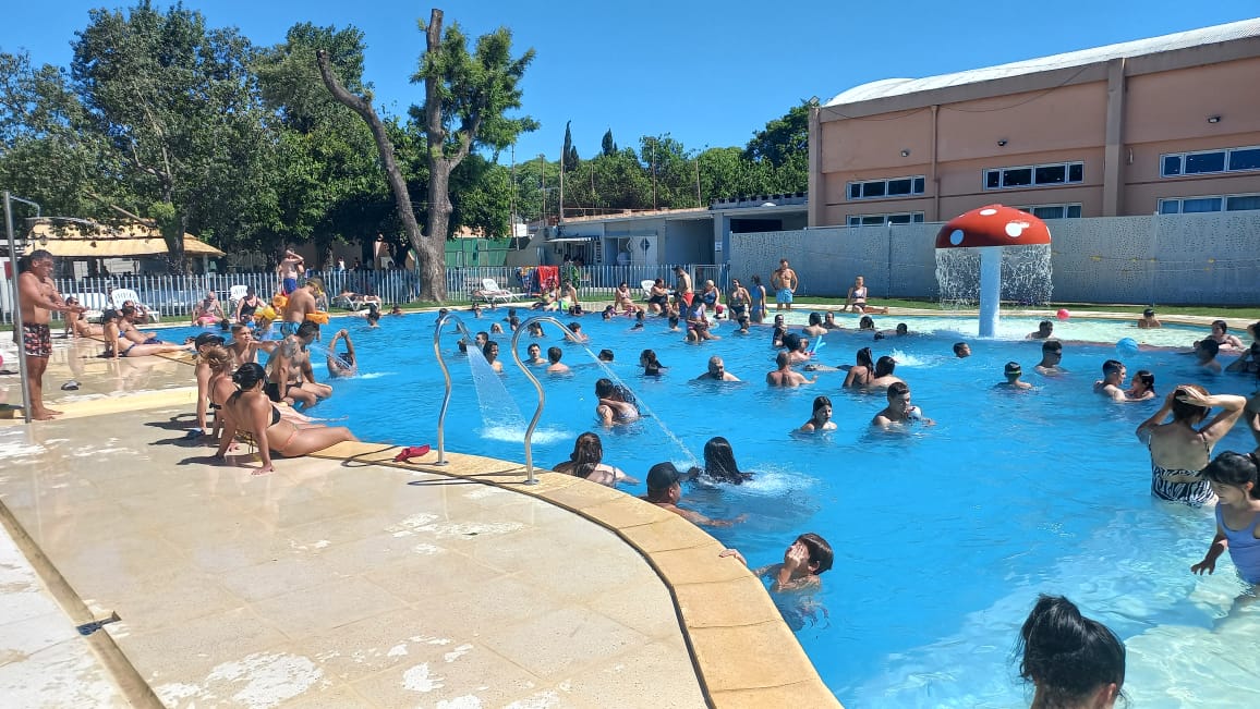 Uso de Campo de Deportes y Pileta 